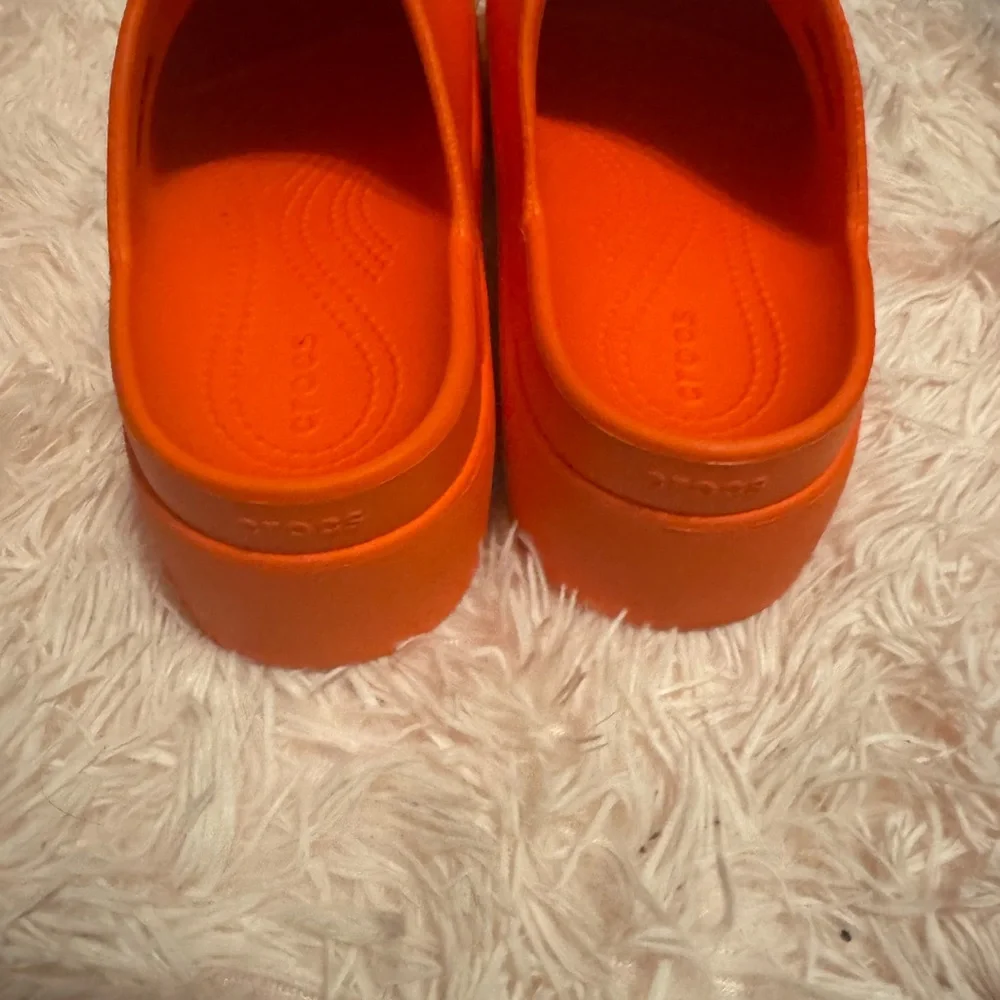 CROCS red/orange size 7 - Picture 8 of 8